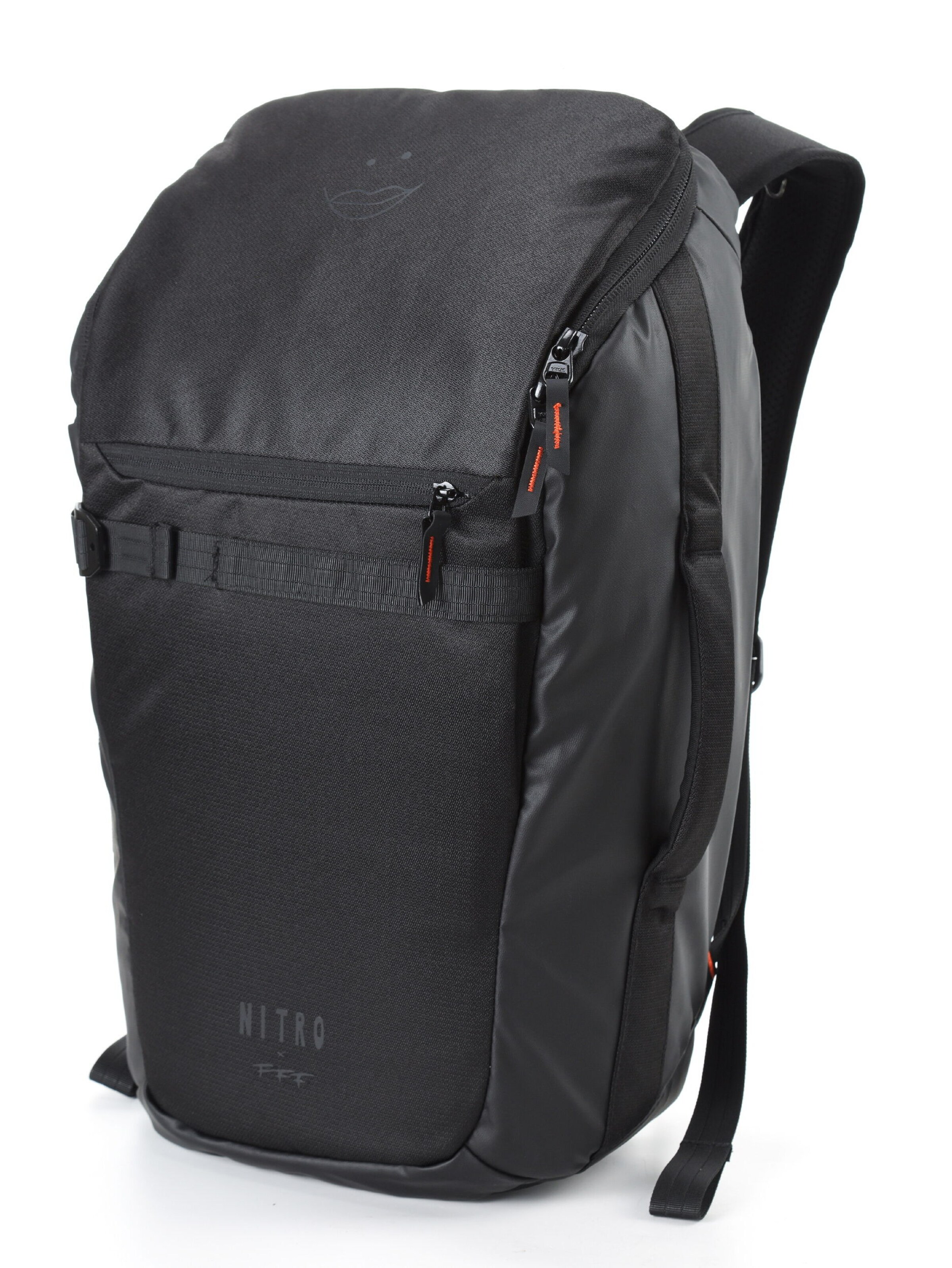 NITRO Rucksack 'Tagesrucksack NIKURO TRAVELER' in Schwarz: Vorderseite