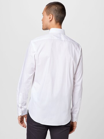 Coupe regular Chemise 'Joe' BOSS en blanc