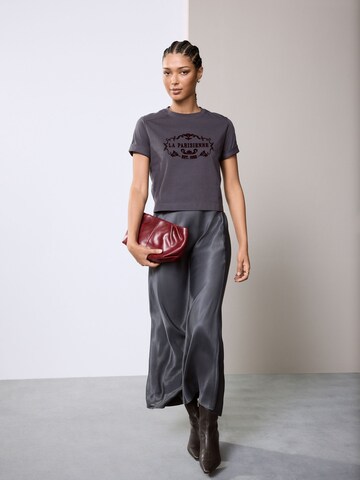 Next T-Shirt in Grau