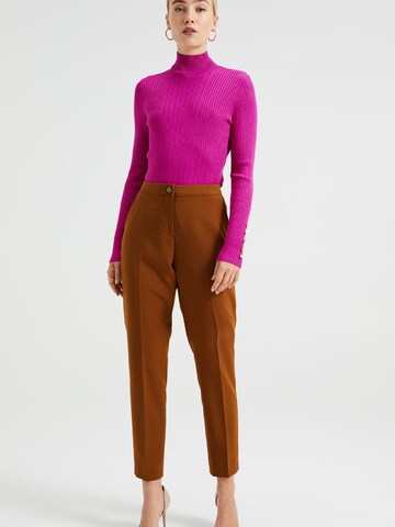 WE Fashion Slim fit Trousers with creases in Brown