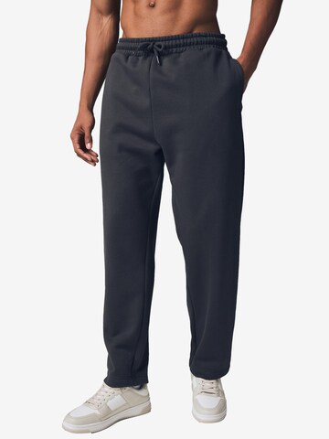 Next Regular Hose in Grau: Vorderseite