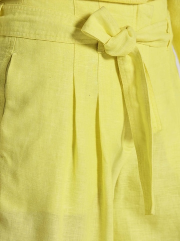 Loosefit Pantalon à pince MADELEINE en jaune
