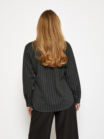 Peppercorn Koszulka 'Kendall' w kolorze szary