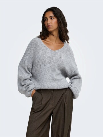 JDY Sweater 'JDYDINEA' in Grey: front