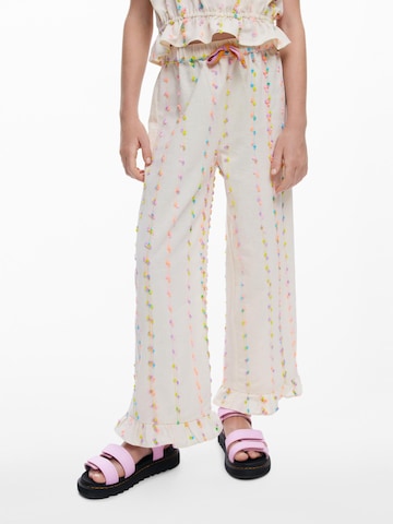 Desigual Štandardný strih Nohavice - Biela