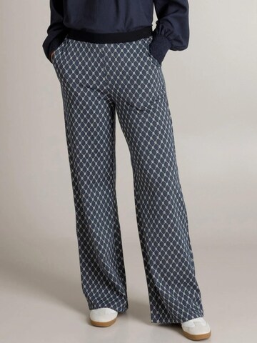 IVY BEAU Regular Trousers in Blue