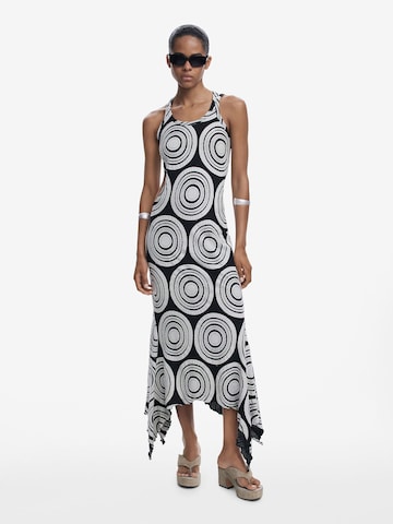 Rochie de la Desigual pe negru