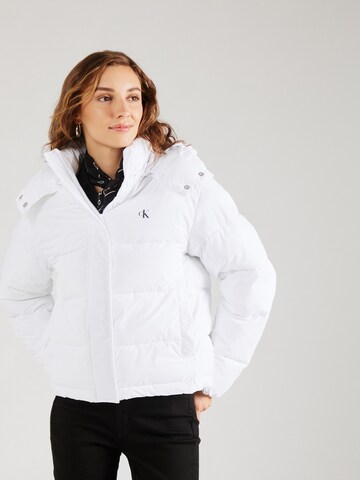 Calvin Klein Jeans - Chaqueta de entretiempo 'MATTE' en blanco: frente