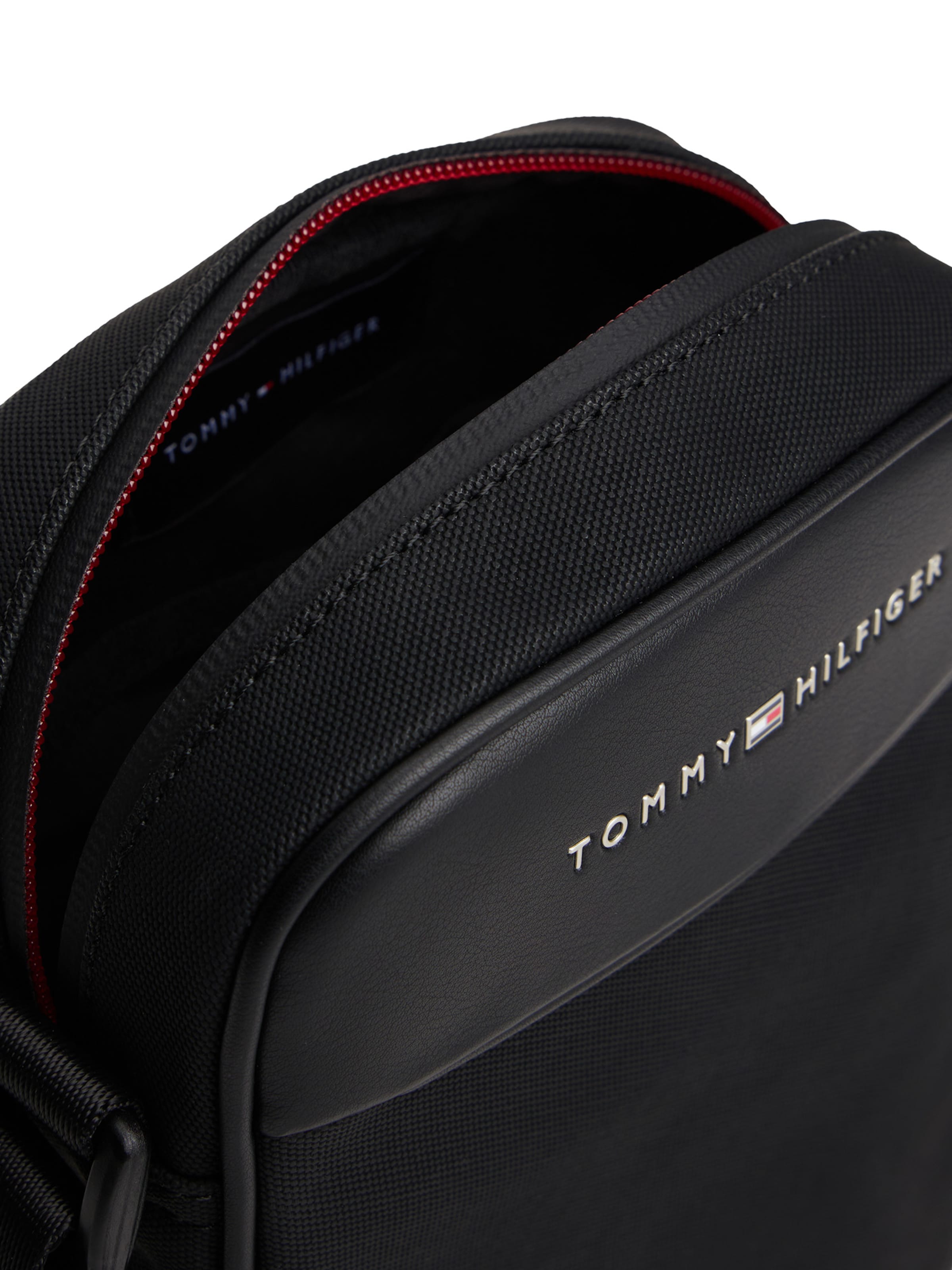 TOMMY HILFIGER Taška přes rameno – černá