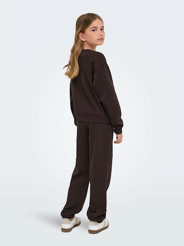 ONLY GIRLS Sweatshirt 'KOGSWEAT' in Bruin