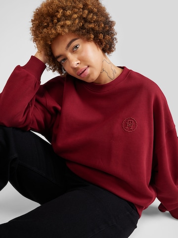 Tommy Hilfiger Curve Sweatshirt i rød