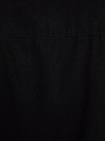 Comfort fit Camicia di Bershka in nero