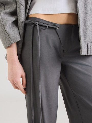 studioselect Regular Hose 'Helga' in Grau