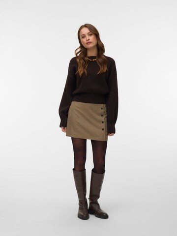 VERO MODA - Jersey en marrón