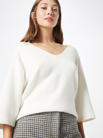 Peppercorn Sweater 'Rosalia' in White