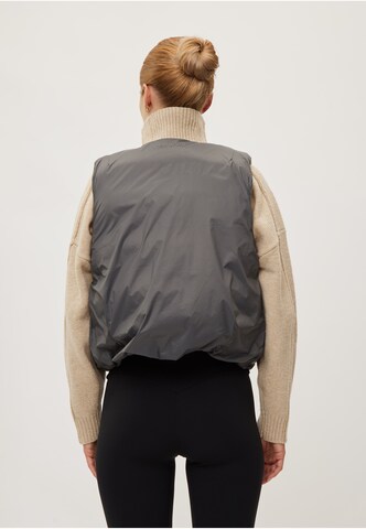 Gilet 'Cocoon' rethinkit studios en gris
