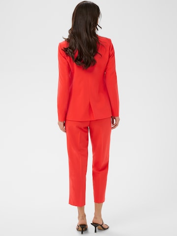 Kaffe Bleiseri 'KASakura' värissä punainen