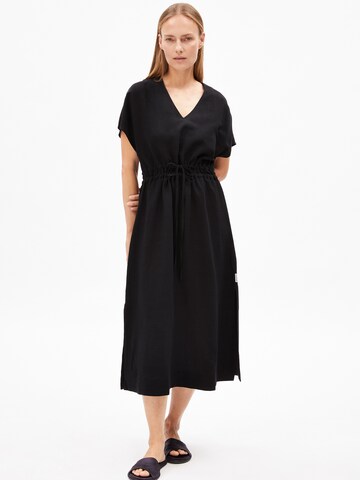 Robe 'Maaholina Lino' ARMEDANGELS en noir