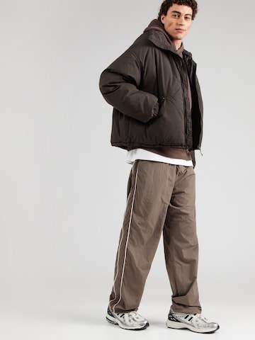 HOLLISTERLoosefit Hlače - smeđa boja