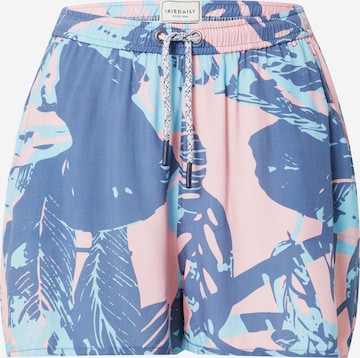 Iriedaily Loosefit Shorts 'Urbany' in Grün: predná strana