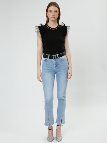 Influencer Flared Jeans in Blauw