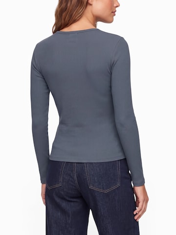 Tricou 'Insa' de la ABOUT YOU pe albastru