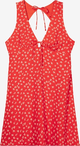 Rochie de la Bershka pe roșu: față