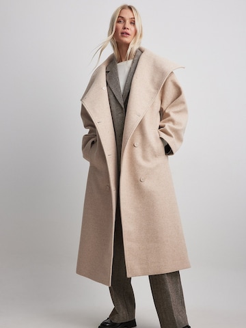 NA-KD Wintermantel in Beige: Vorderseite