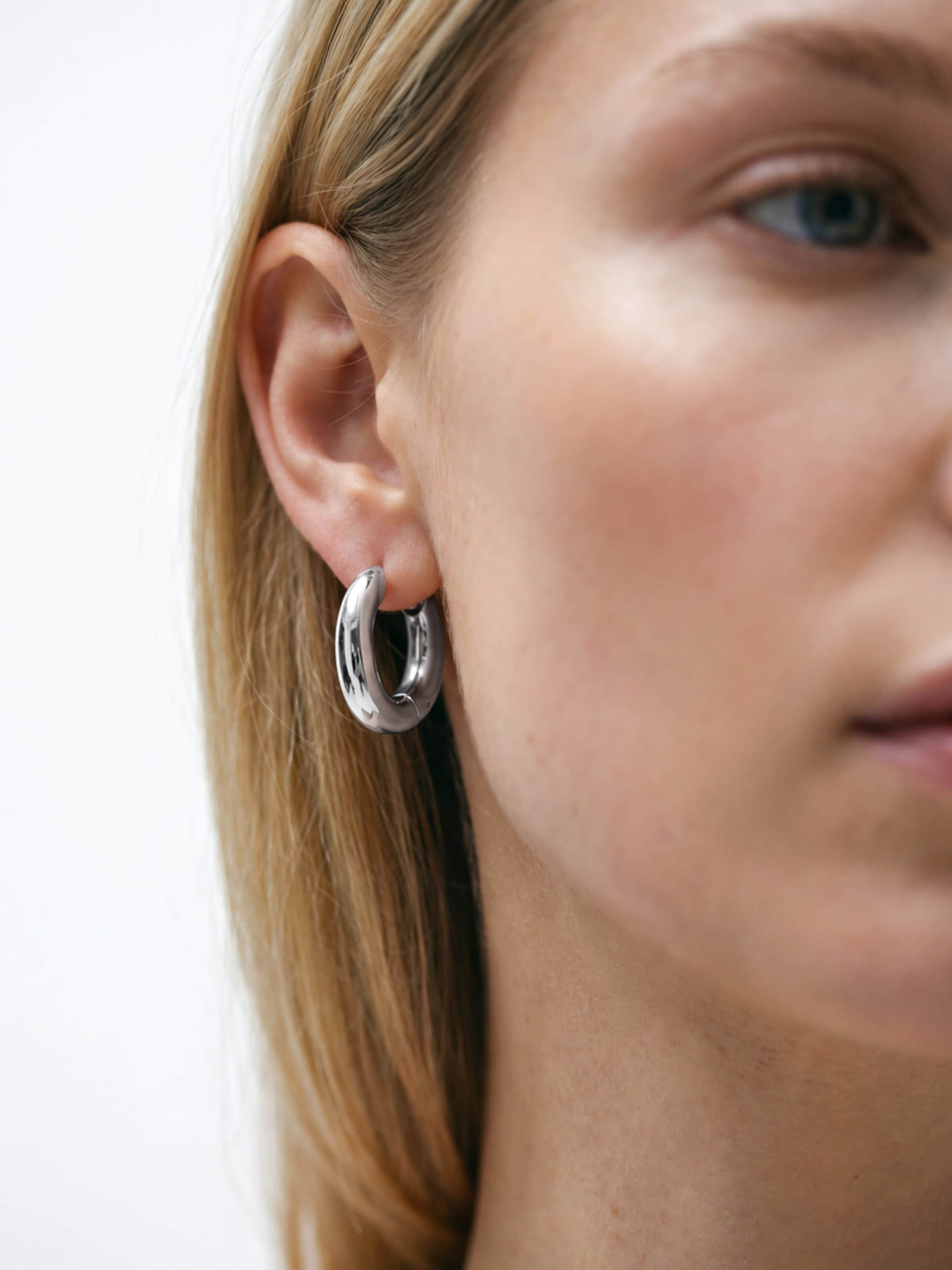 lePelou Earrings 'FLOW' in Silver: front