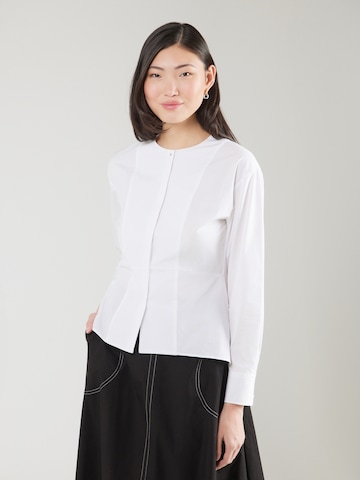 BOSS - Blusa 'Beplum' en blanco: frente