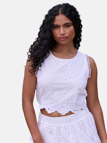 B by Ted Baker Μπλούζα σε λευκό: μπροστά