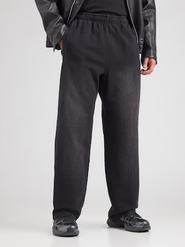 Billionaire Boys Club Loosefit Hose in Schwarz: Vorderseite