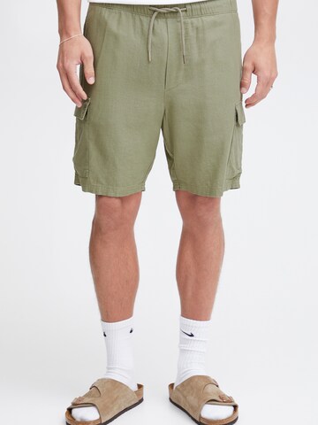 !Solid Regular Cargo trousers 'Ferris' in Green: front