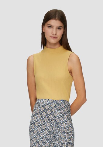 QS Top in Geel: voorkant