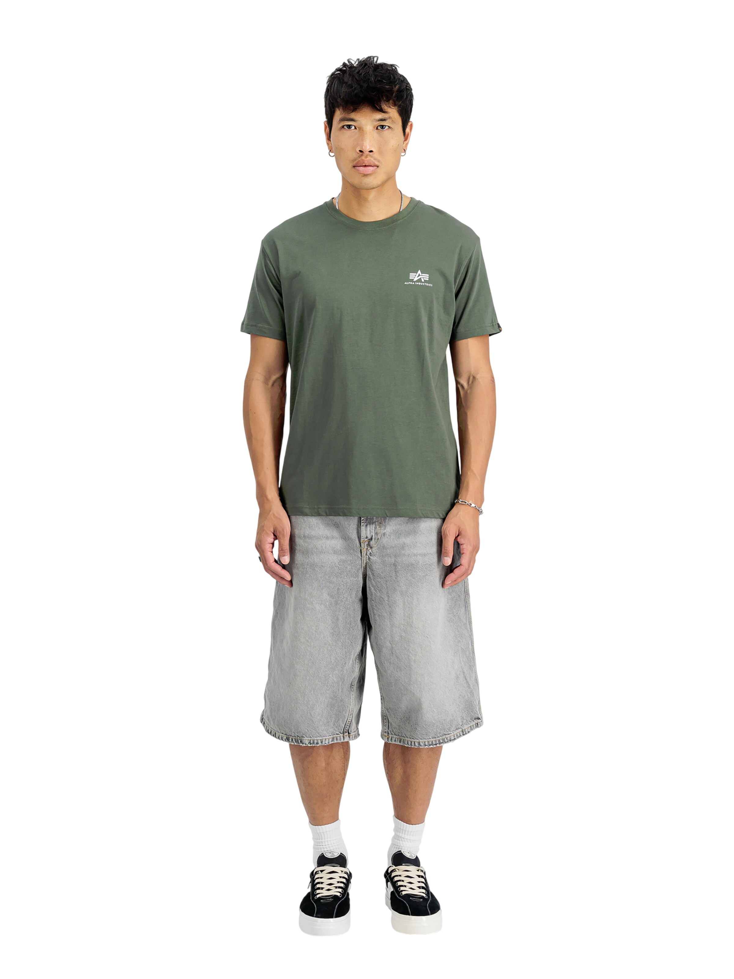 ALPHA INDUSTRIES Shirt 'Basic Small Logo'‌‌ in Grün: Vorderseite