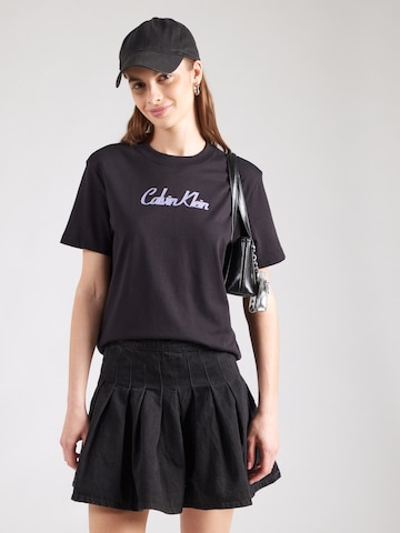 Calvin Klein Jeans T-shirt '20s CLASSIC' i svart: framsida