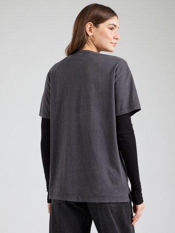 GUESS - Camiseta 'BASKET' en negro