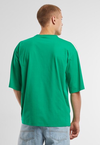 T-Shirt Urban Classics en vert