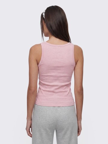 Top 'Danika' de la studioselect pe roz
