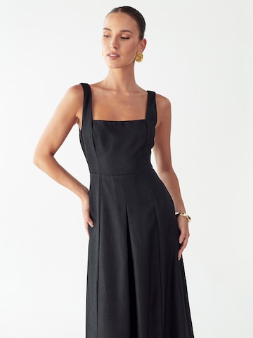 Willa Večerné šaty 'LEONNE' - Čierna