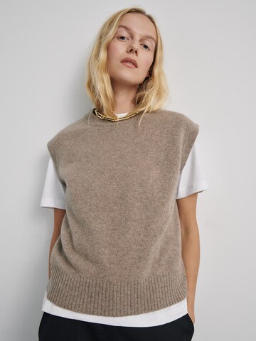 Pull-over 'Lilli' ABOUT YOU x Marie von Behrens en beige : devant