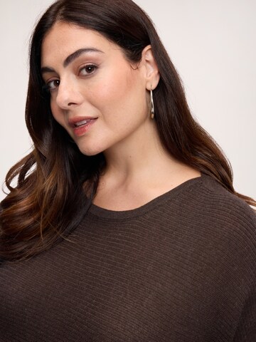 Pullover di Fiorella Rubino in marrone