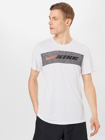 T-Shirt fonctionnel 'Superset Energy' NIKE en blanc : devant