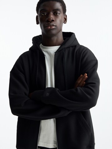 Veste de survêtement Pull&Bear en noir
