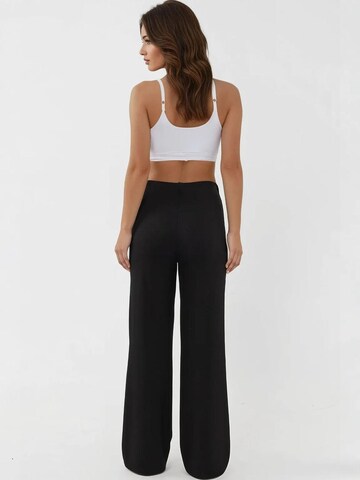 Flared Pantaloni di Hiccup in nero