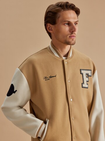 DAN FOX APPAREL - Chaqueta de entretiempo 'Gerrit' en beige