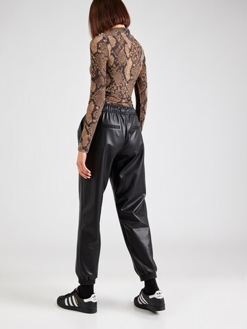 ONLY Tapered Nadrág 'ONLKAREN' - fekete