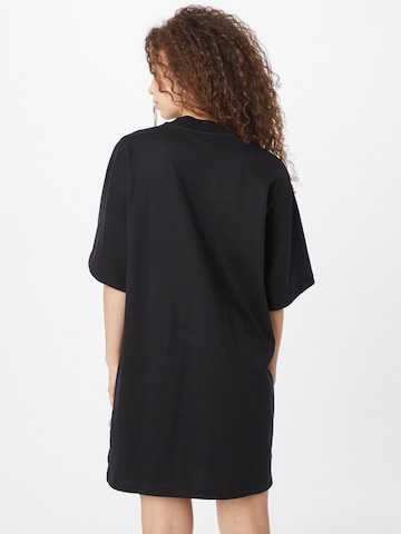 Robe Urban Classics en noir