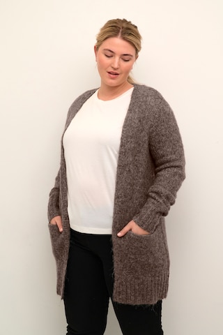 Cardigan 'Calicia' KAFFE CURVE en marron