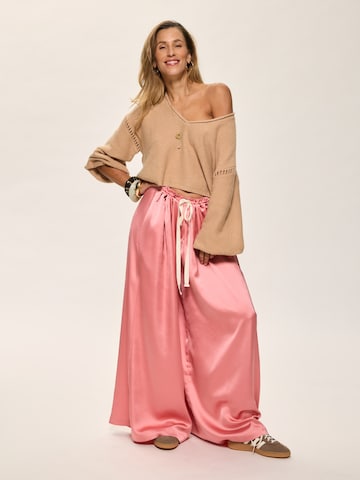 Kamila Šikl Πουλόβερ σε μπεζ